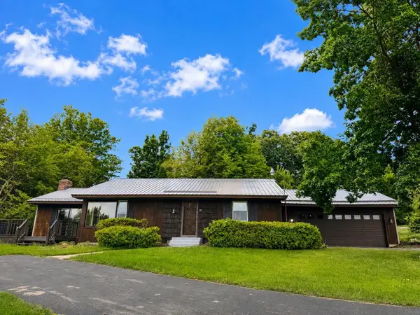 576 Timber Hills Drive, Freeport, IL 61032