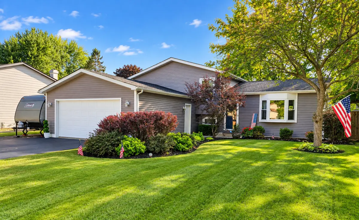 715 Holdridge Avenue, Winthrop Harbor, IL 60096 - #1