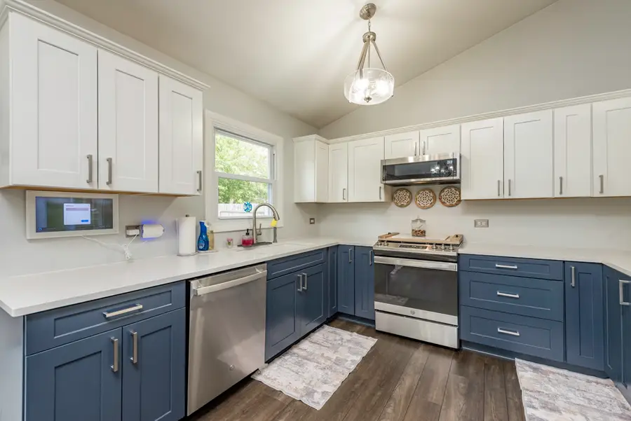 715 Holdridge Avenue, Winthrop Harbor, IL 60096 - #2