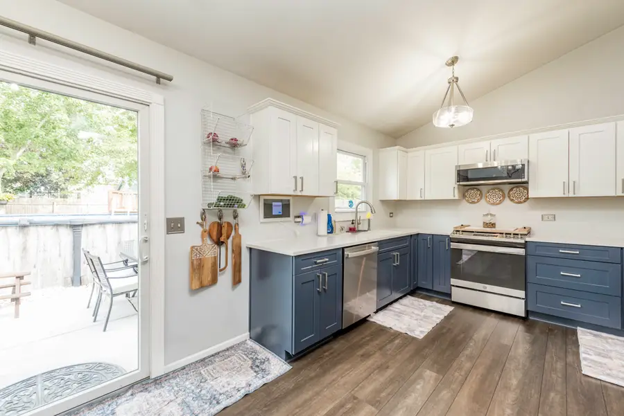 715 Holdridge Avenue, Winthrop Harbor, IL 60096 - #3