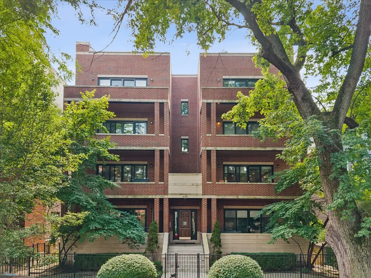 639 W Briar Place #3E, Chicago, IL 60657 - #1