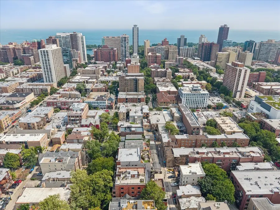 639 W Briar Place #3E, Chicago, IL 60657 - #2