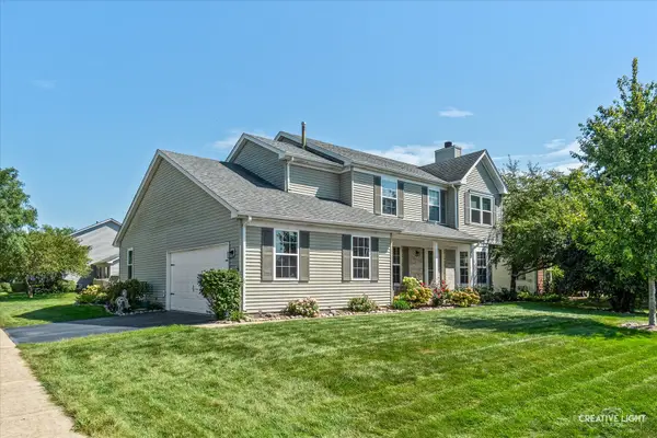 52 Blackberry Trail, Aurora, IL 60506
