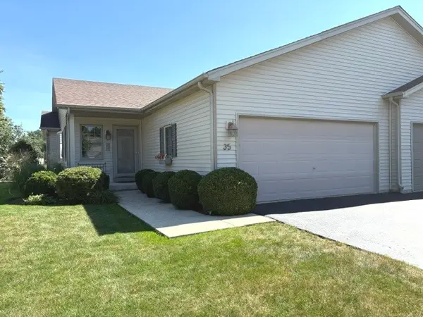 35 S Juniper Drive, North Aurora, IL 60542