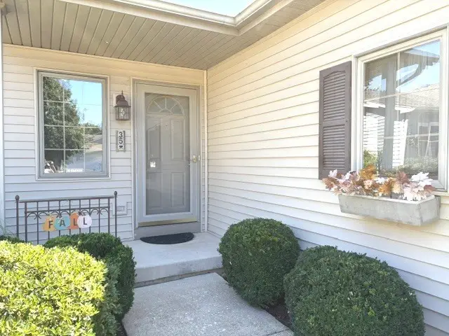 35 S Juniper Drive, North Aurora, IL 60542 - #2