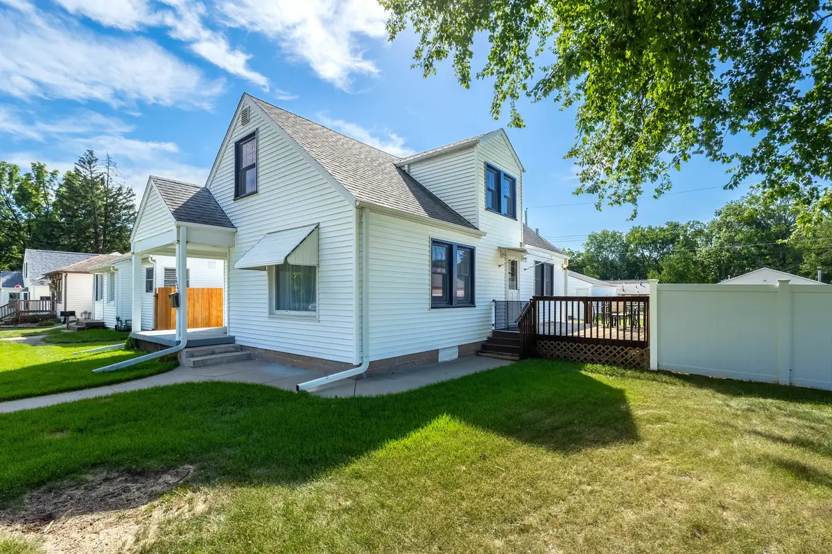 2521 33rd Street, Moline, IL 61265 - #1
