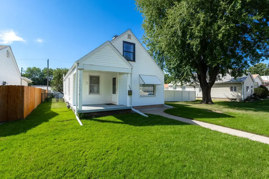 2521 33rd Street, Moline, IL 61265 - #2