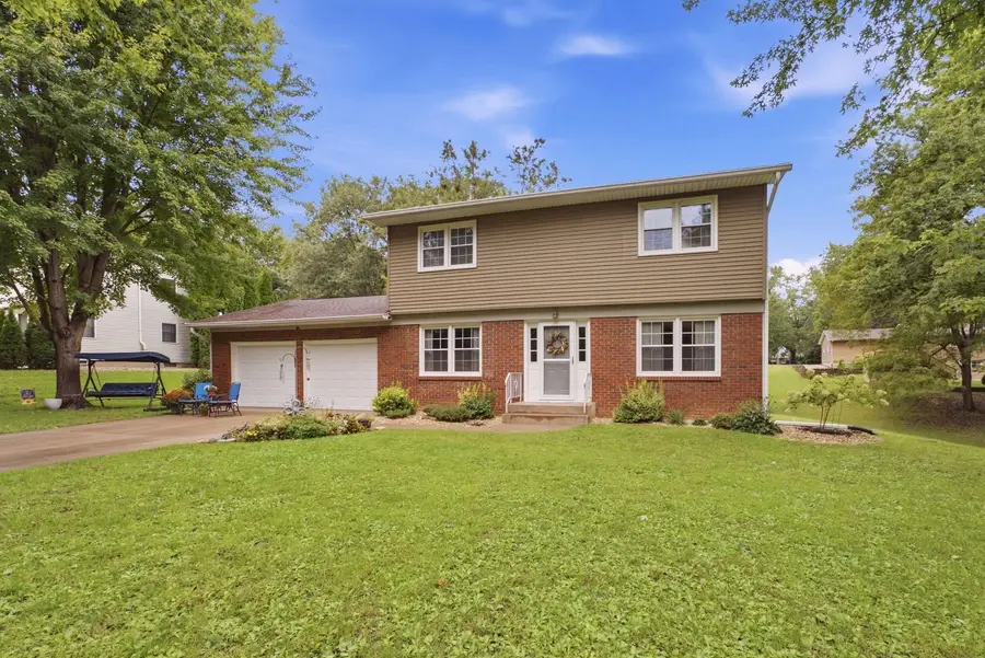 131 Central Park Avenue, Geneseo, IL 61254 - #3