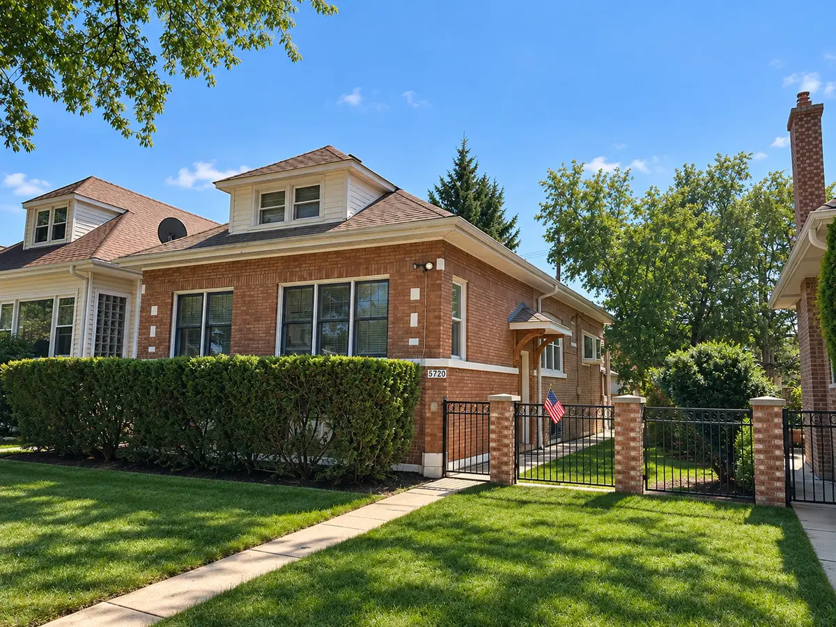 5720 N Manton Avenue, Chicago, IL 60646 - #1