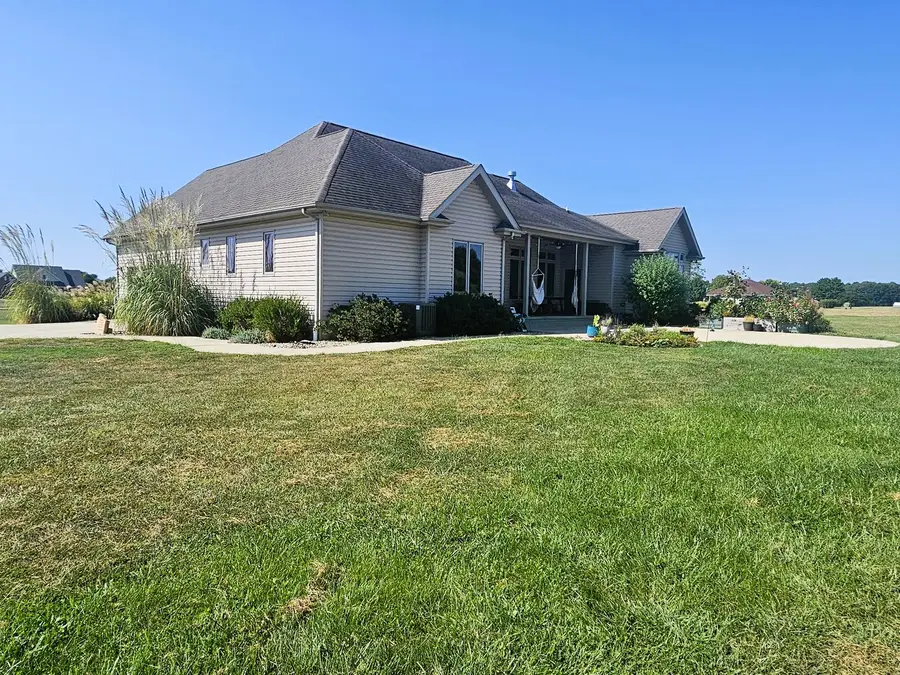 15228 E Holland Drive, Mount Vernon, IL 62864 - #3