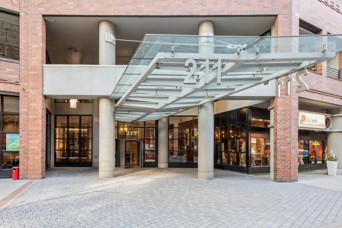 211 E Ohio Street #PARKING, Chicago, IL 60611 - #1