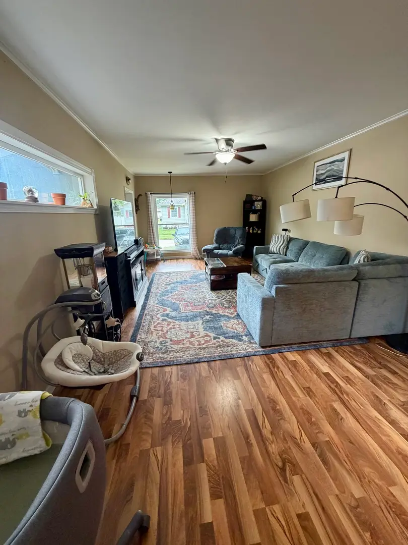 205 W 6th Street, Benton, IL 62812 - #3