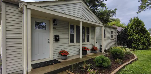 133 S Lincoln Avenue, Mundelein, IL 60060