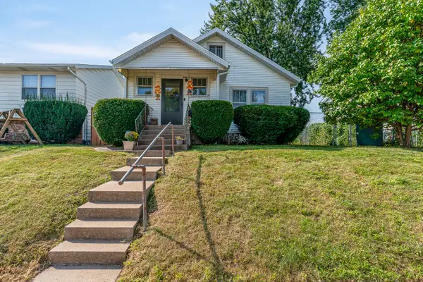 2125 Grove Street, Davenport, IA 52804