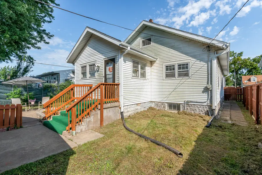 2125 Grove Street, Davenport, IA 52804 - #3