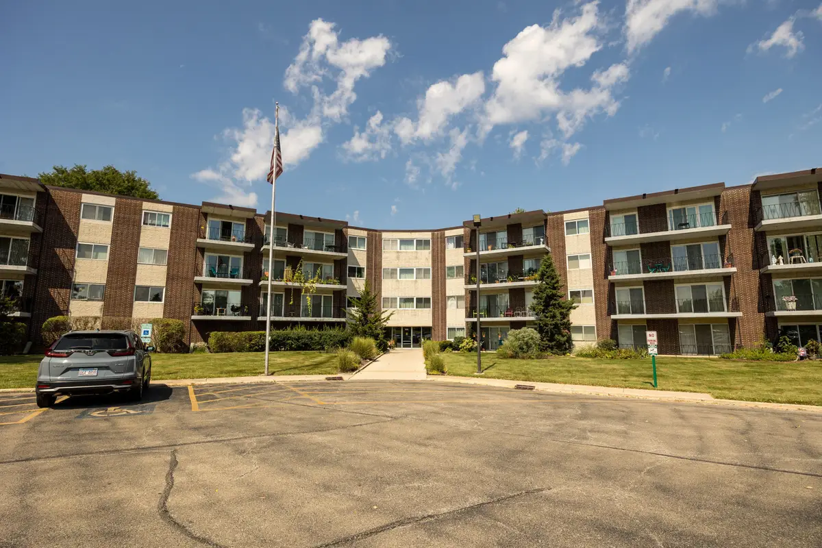 5540 Walnut Avenue #7A, Downers Grove, IL 60515 - #1