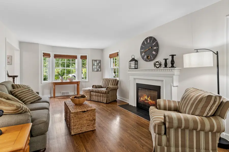130 Ingleside Avenue, Aurora, IL 60506 - #3