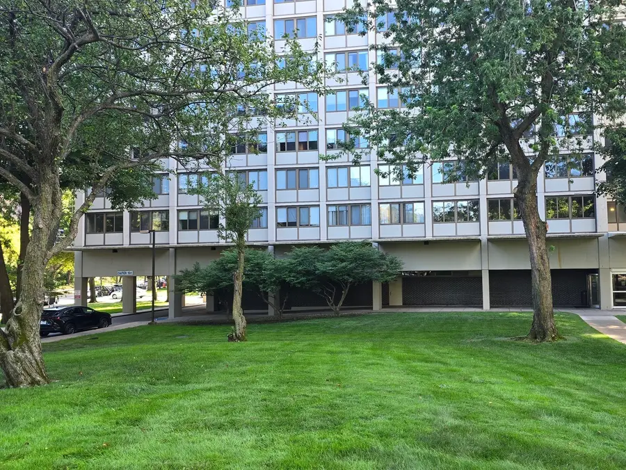 4800 S Lake Park Avenue #206, Chicago, IL 60615 - #3