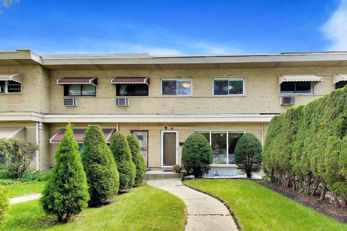829 Dodge Avenue, Evanston, IL 60202 - #1