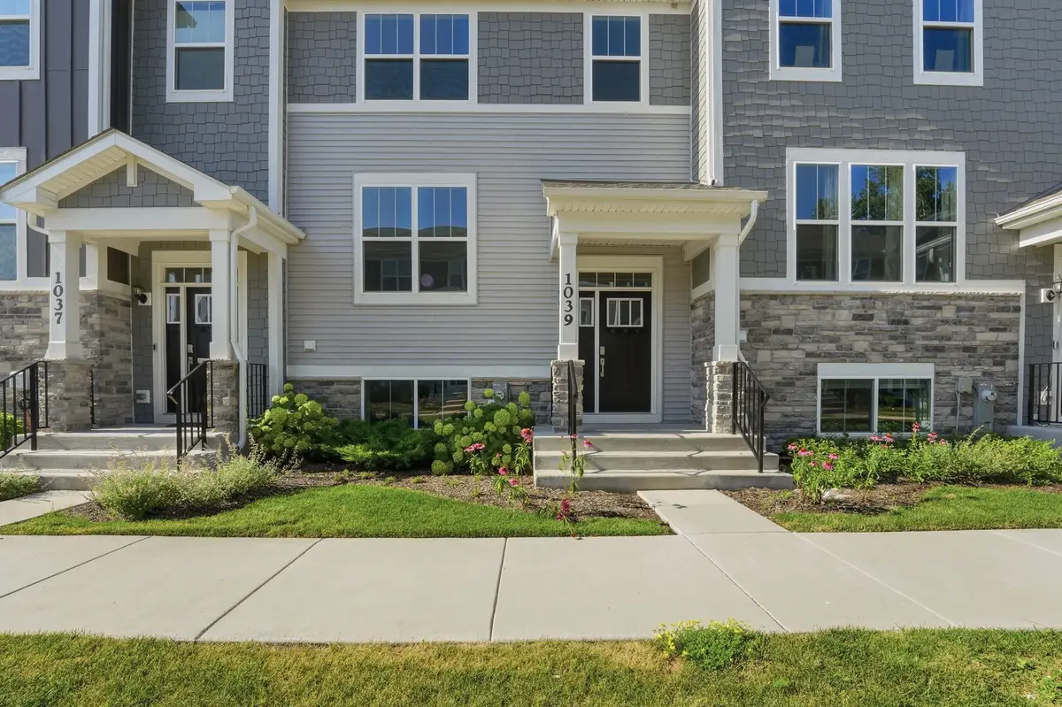 1039 Atterberg Road, South Elgin, IL 60177 - #1