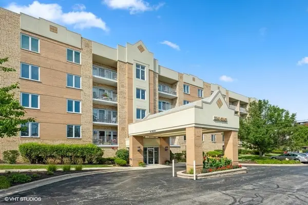 2240 S Grace Street #404, Lombard, IL 60148