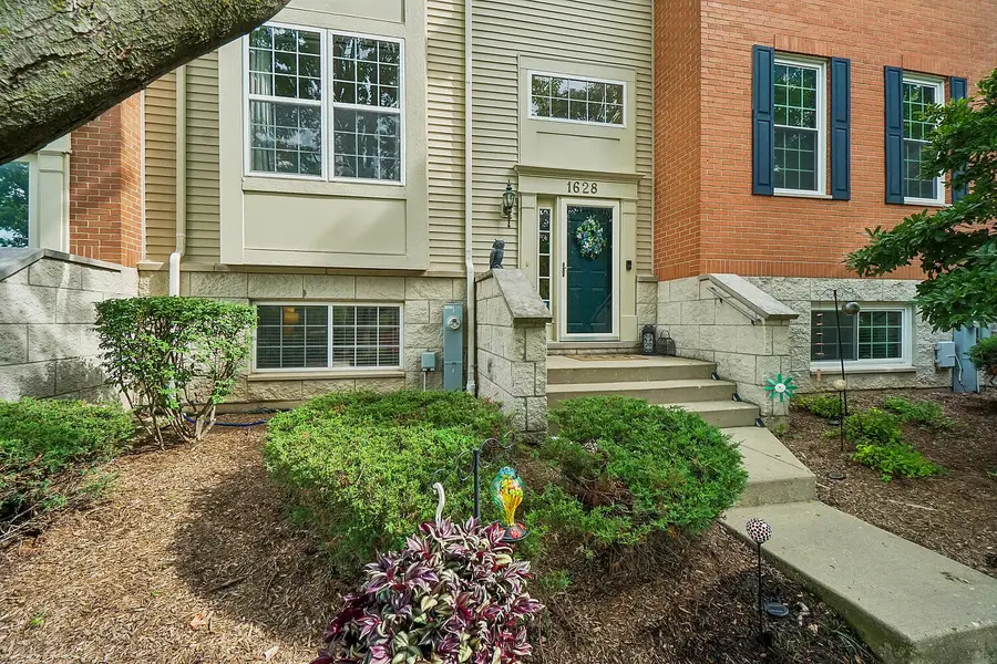1628 Edinburgh Drive #100-2, Bartlett, IL 60103 - #2