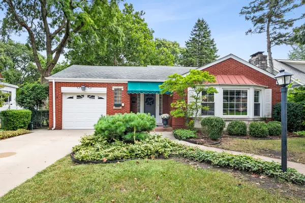 9737 S Central Park Avenue, Evergreen Park, IL 60805