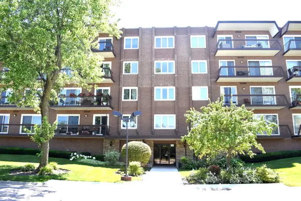 8001 W Courte Drive #310, Niles, IL 60714