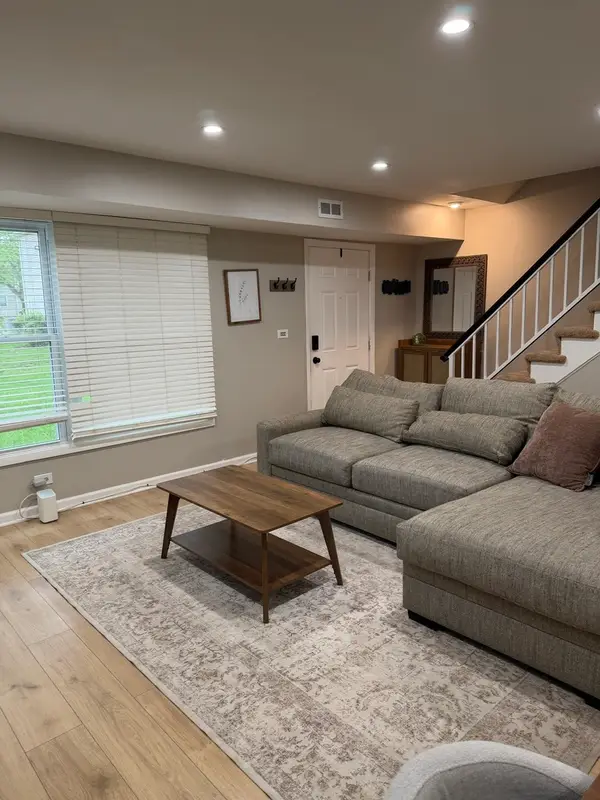 1186 E Azalea Lane #20C, Palatine, IL 60074