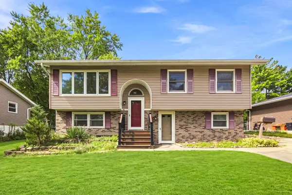 16 Joyce Lane, Streamwood, IL 60107