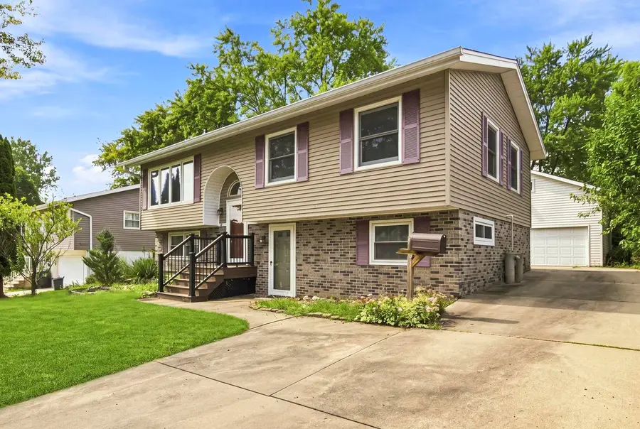 16 Joyce Lane, Streamwood, IL 60107 - #2