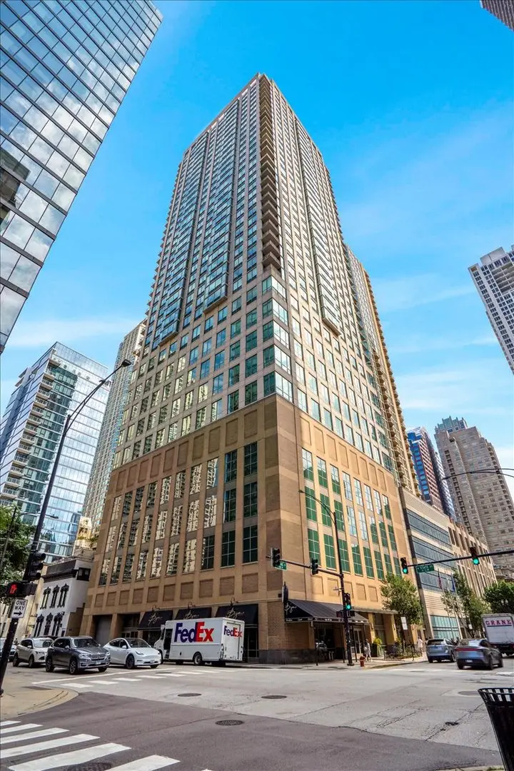 2 E Erie Street #2001, Chicago, IL 60611 - #2