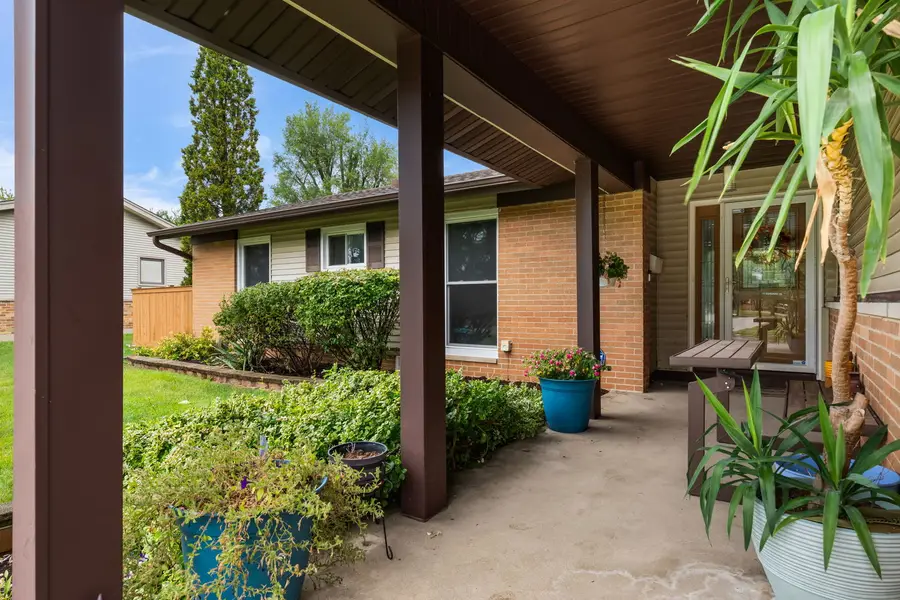 743 Delphia Avenue, Elk Grove Village, IL 60007 - #2