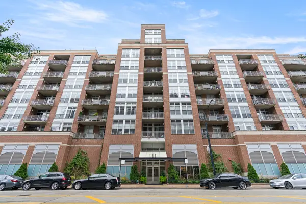 Address Withheld By Seller, Chicago, IL 60607