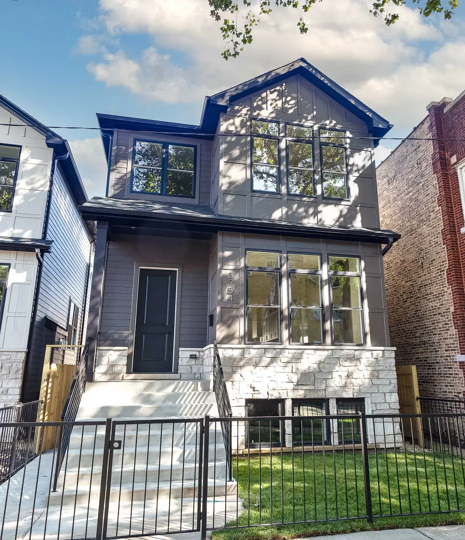 3754 W Sunnyside Avenue, Chicago, IL 60625 - #1