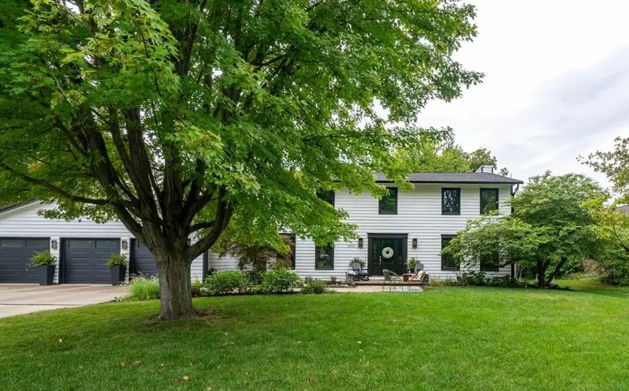 2202 Hedgewood Drive, Bloomington, IL 61704 - #2
