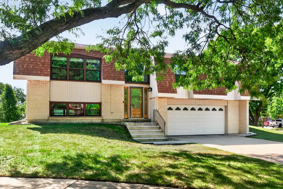 713 N Elm Circle, Itasca, IL 60143 - #1