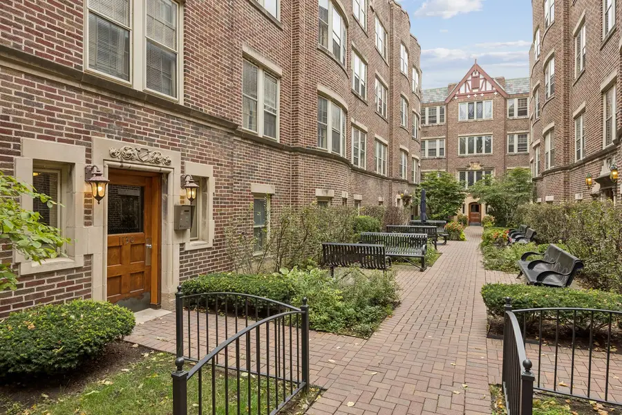 1130 Washington Boulevard #3A, Oak Park, IL 60302 - #2