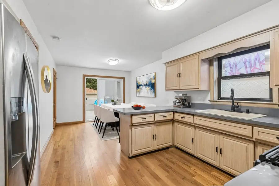 10513 S Avenue E, Chicago, IL 60617 - #3