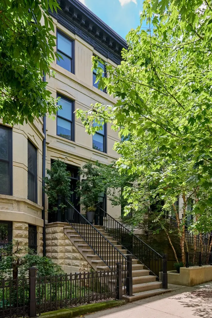 353 W Belden Avenue, Chicago, IL 60614 - #1