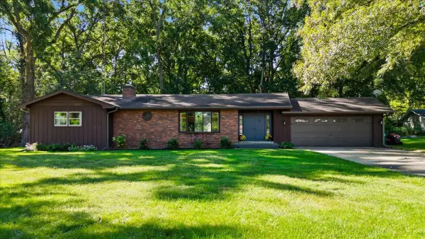 1113 River Oaks Drive, Dixon, IL 61021