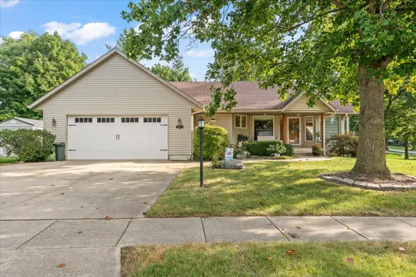 2000 Spruce Lane, Monticello, IL 61856