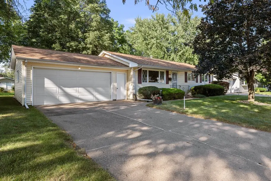 543 40th Avenue, East Moline, IL 61244 - #2
