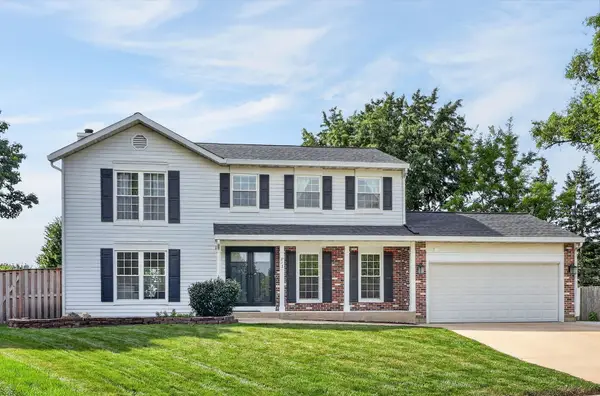 813 Hyde Park Lane, Naperville, IL 60565