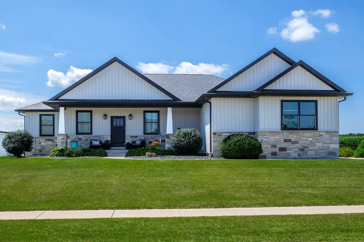 920 Muirfield Circle, Eldridge, IA 52722 - #1