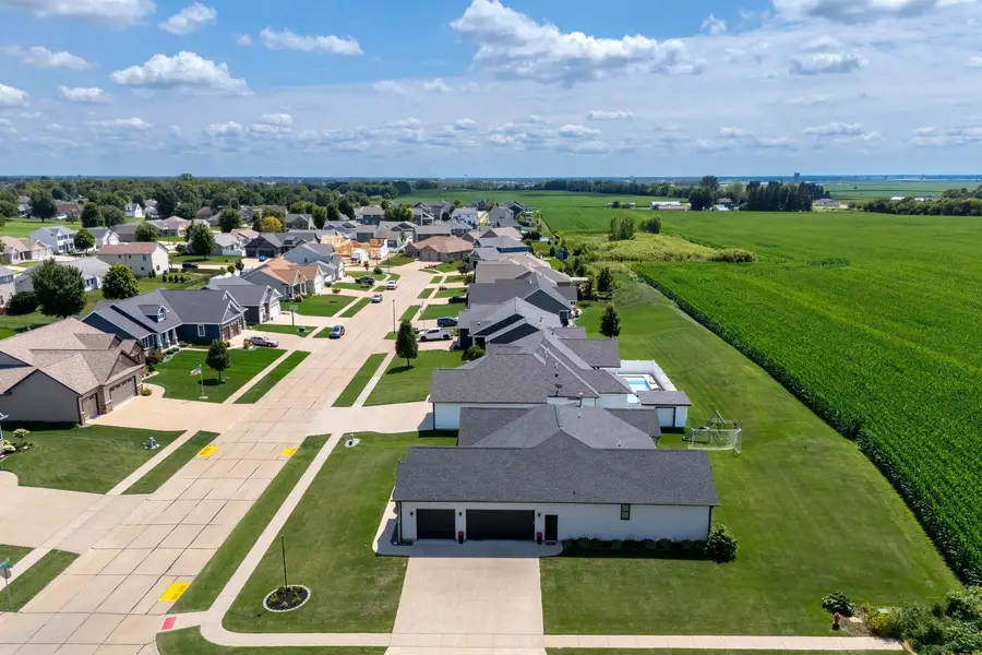 920 Muirfield Circle, Eldridge, IA 52722 - #3