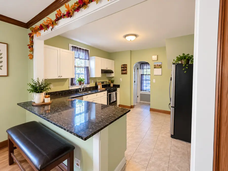 531 Forest Avenue, Aurora, IL 60505 - #3
