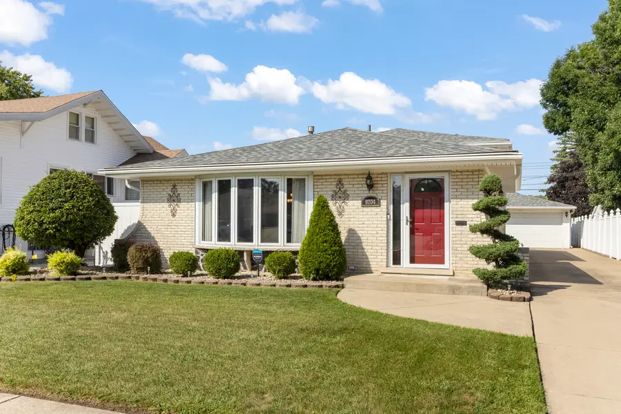 9204 Parkside Avenue, Oak Lawn, IL 60453 - #2