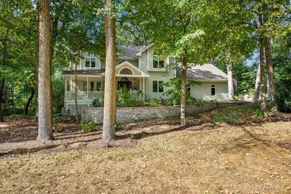 42W142 Ravine Drive, St. Charles, IL 60175