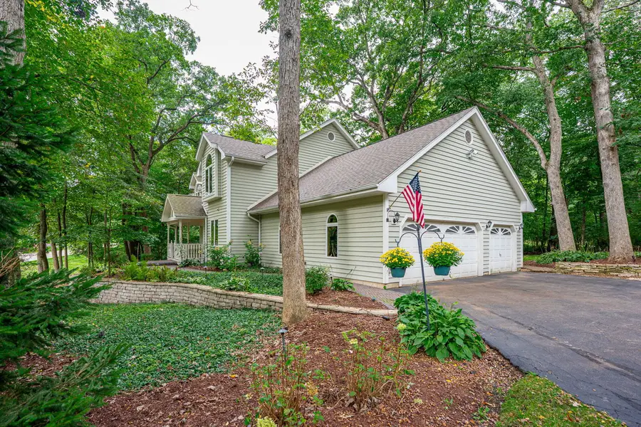 42W142 Ravine Drive, Saint Charles, IL 60175 - #3